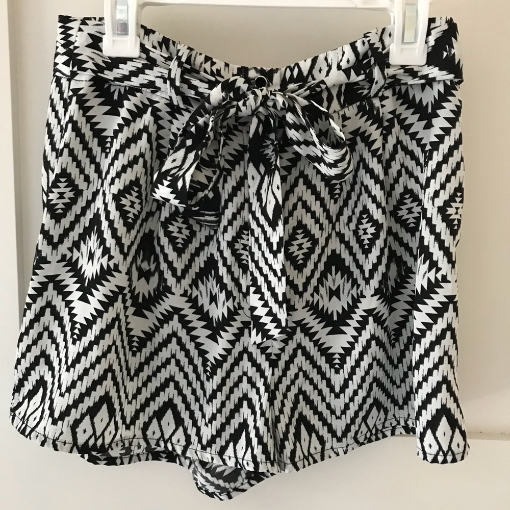 Monteau Shorts